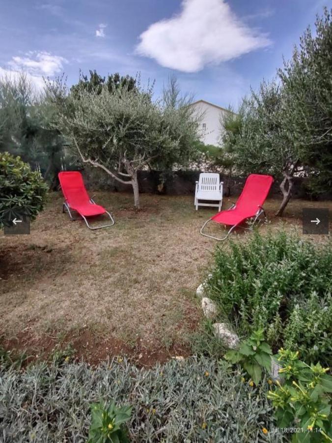 A Cozy And Private Home With A Spectacular View Razanac Exterior photo